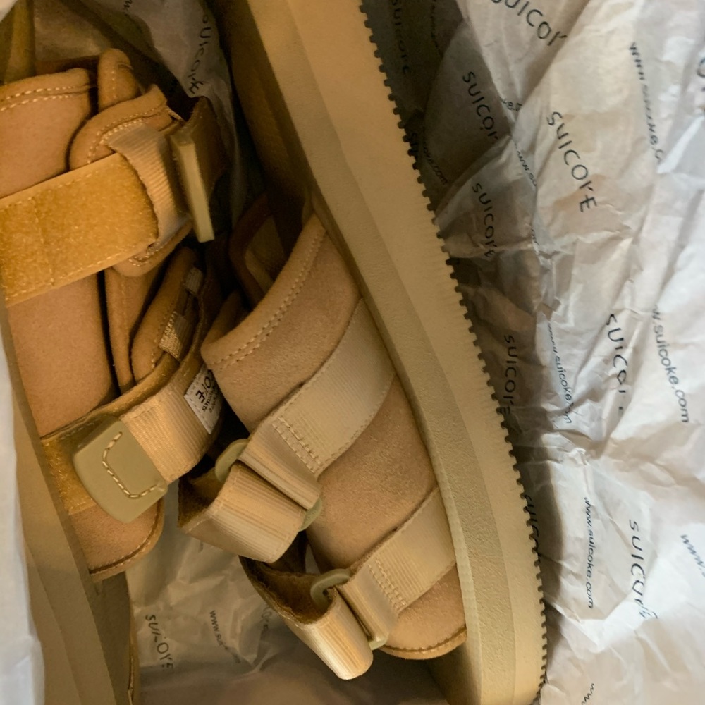 Slides suicoke slightly worn
